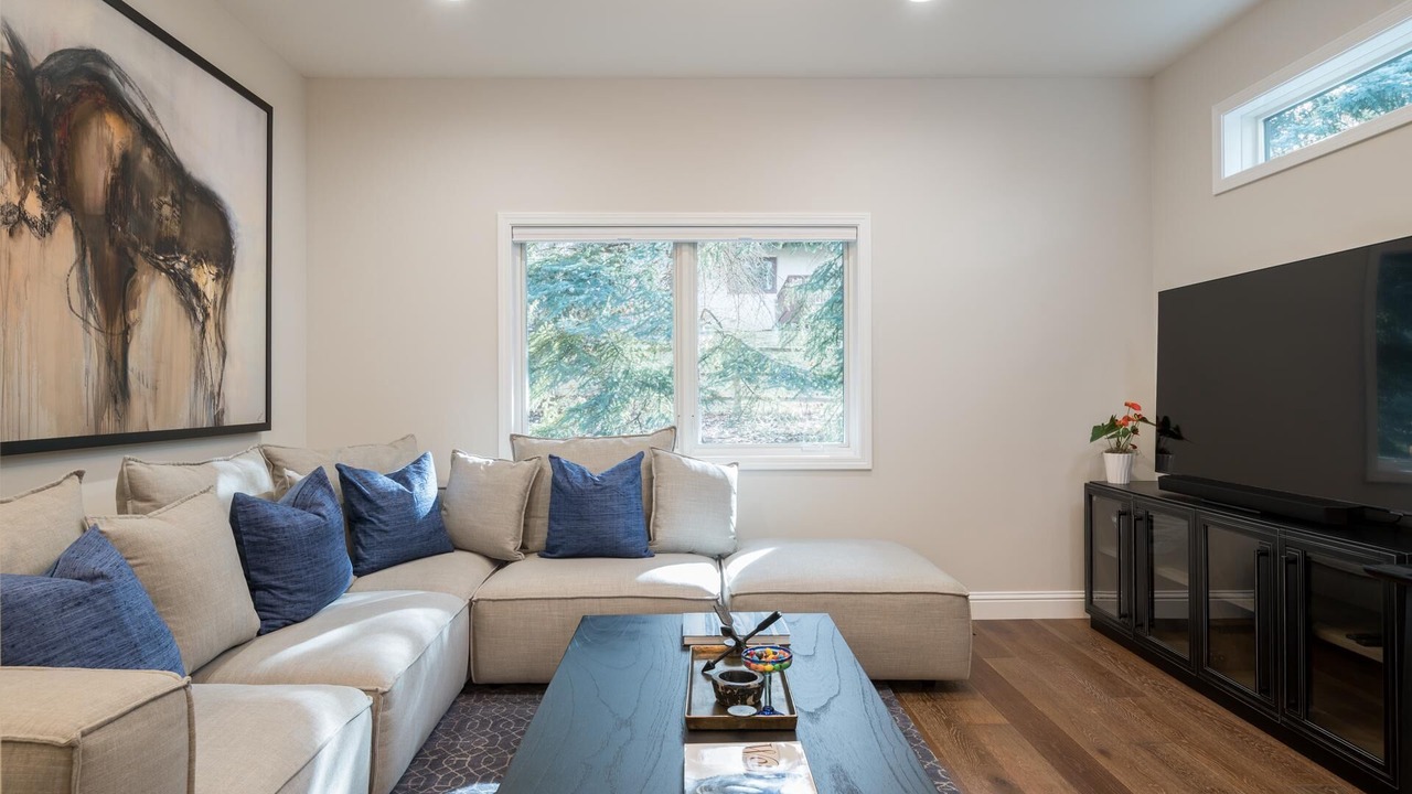 Photo of Livingroom in Twin Creeks