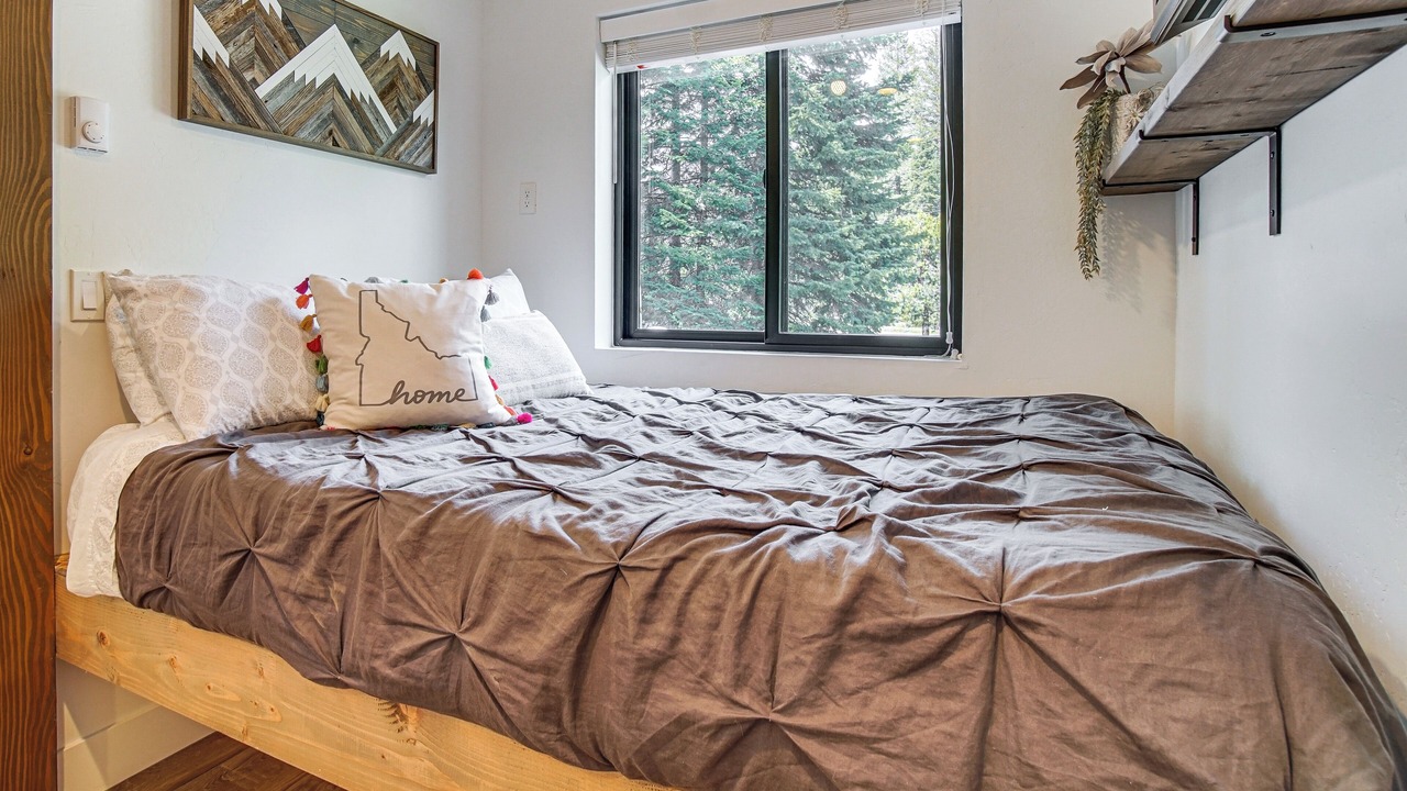 Photo of Bedroom in Tamarack Resort