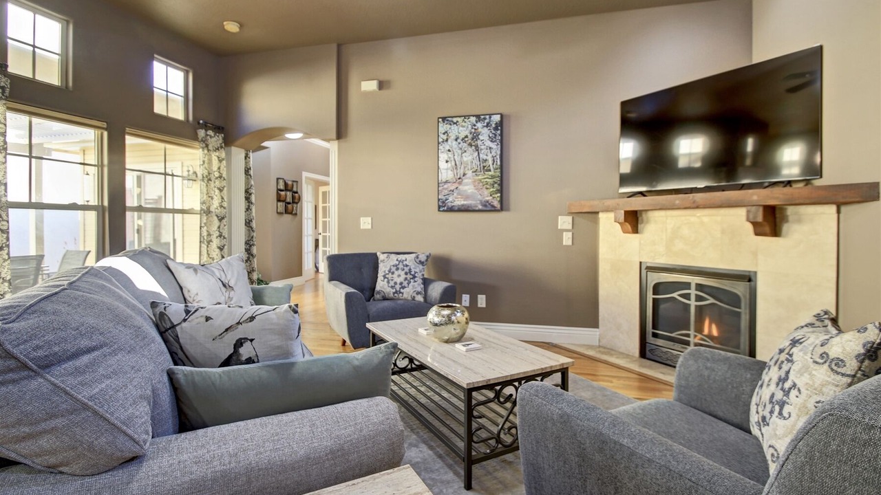 Photo of Livingroom in Eagle
