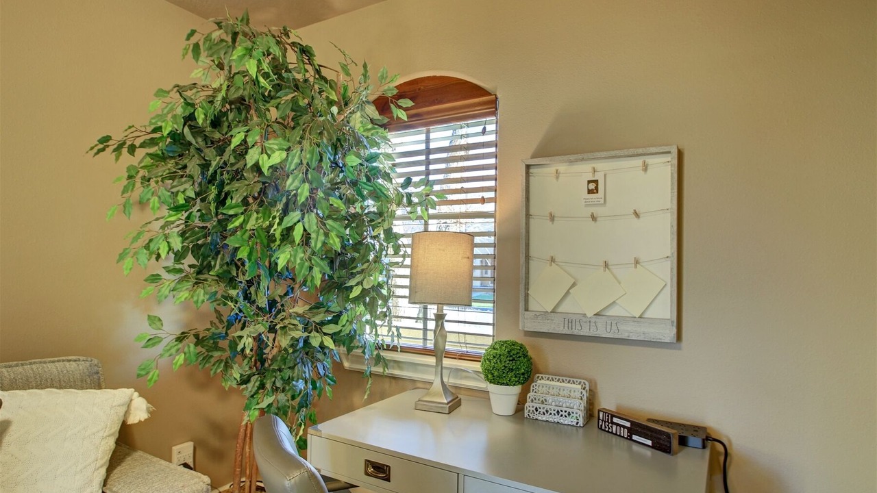 Photo of Livingroom in Eagle