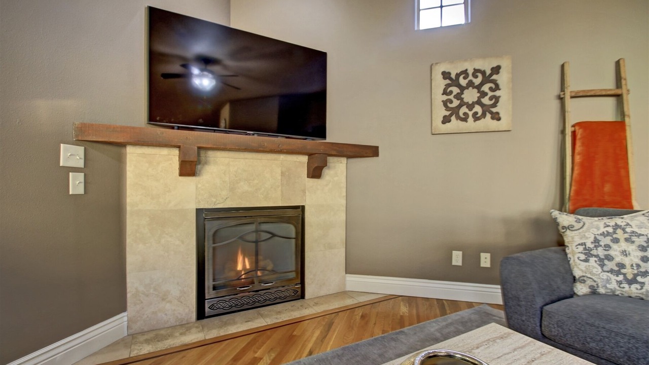 Photo of Livingroom in Eagle