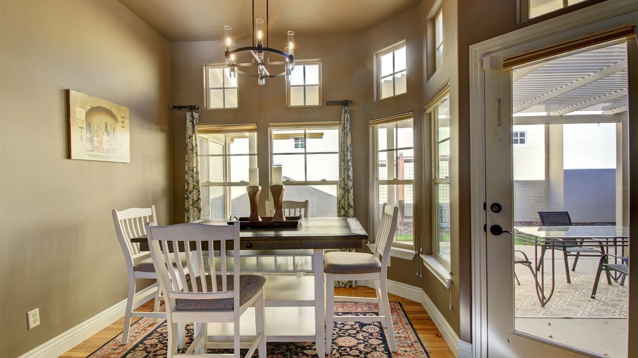 Photo of Livingroom in Eagle