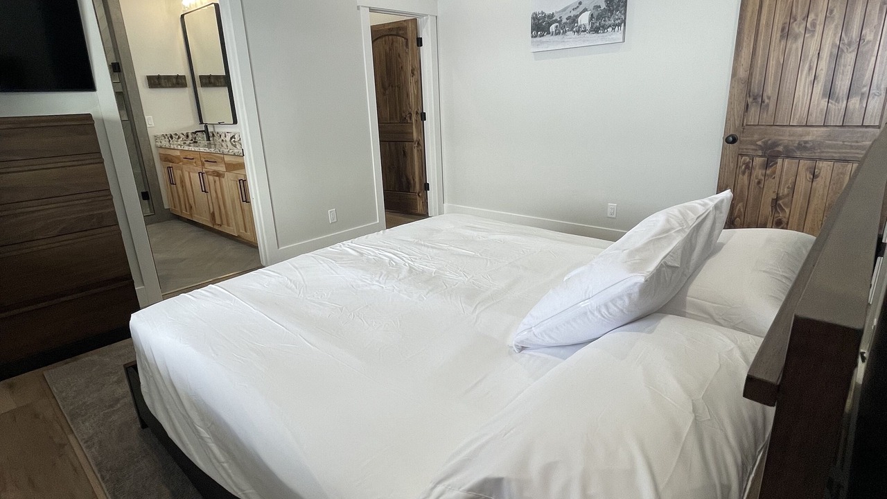 Photo of Bedroom in Island Park