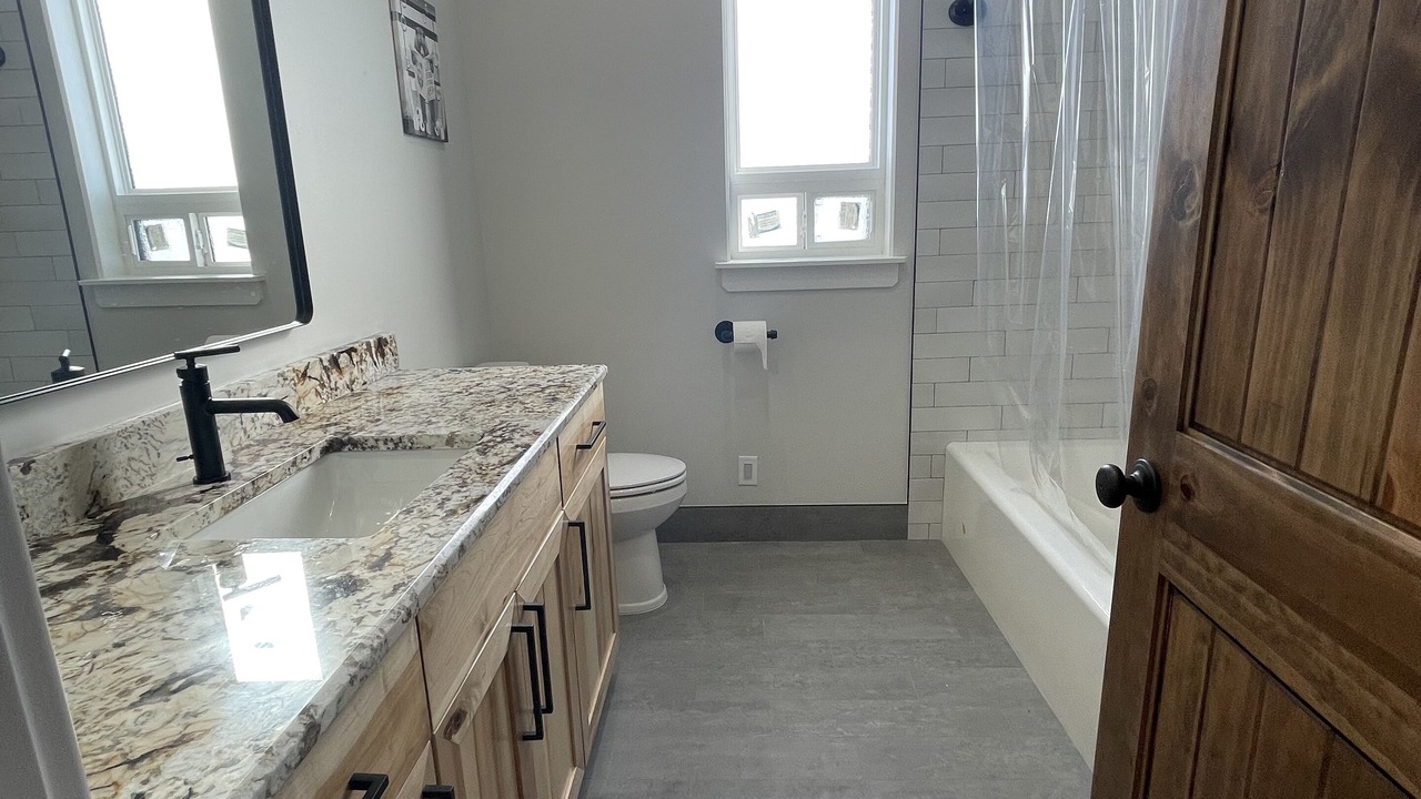 Photo of Bathroom in Island Park