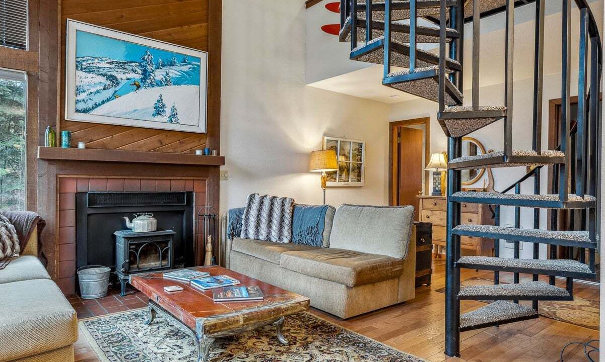 Photo of Livingroom in Bear Basin Estates