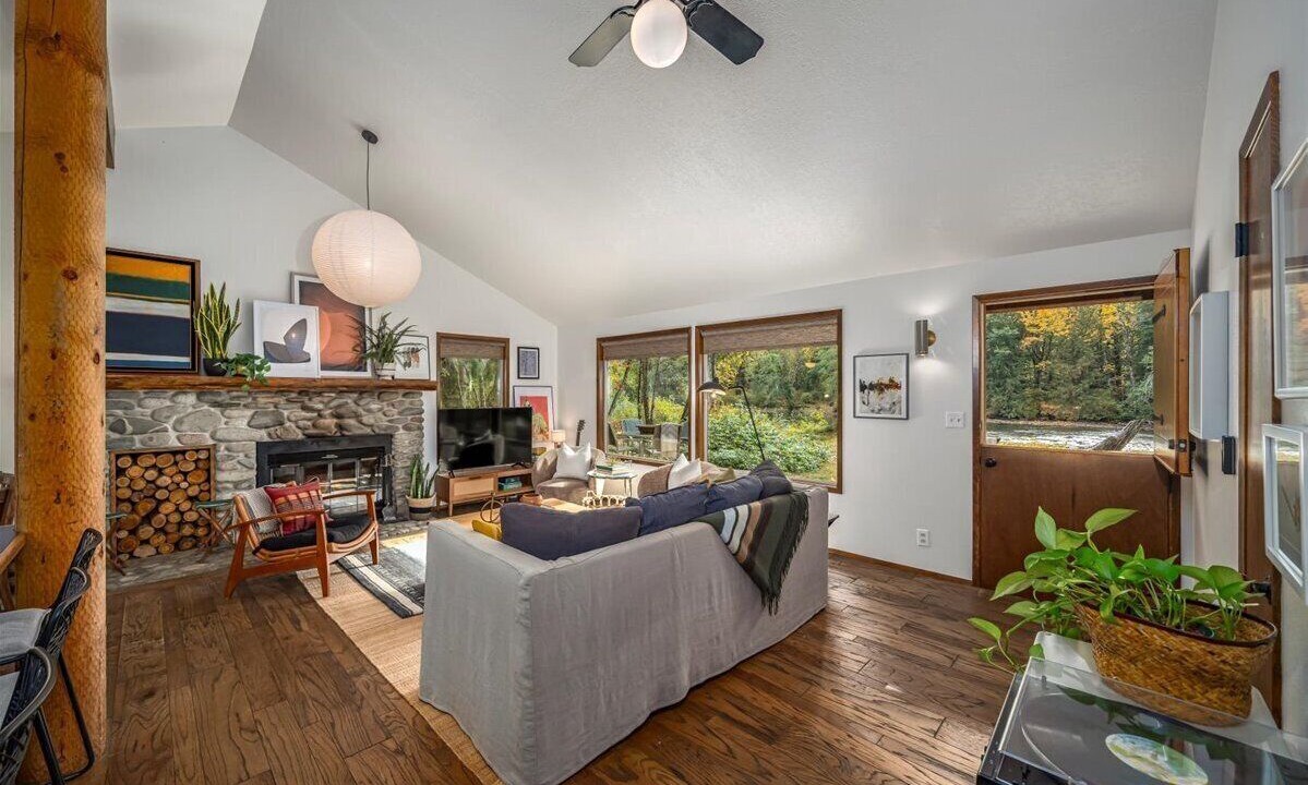 Photo of Livingroom in Baring