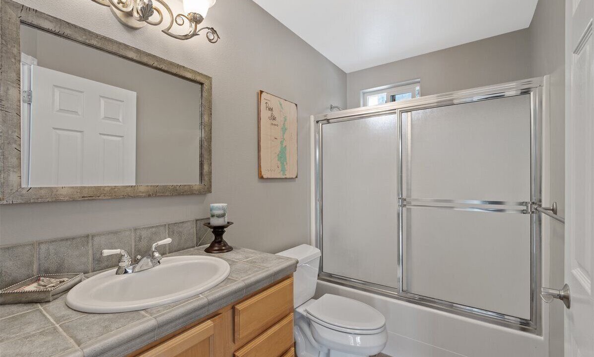 Photo of Bathroom in Coolin