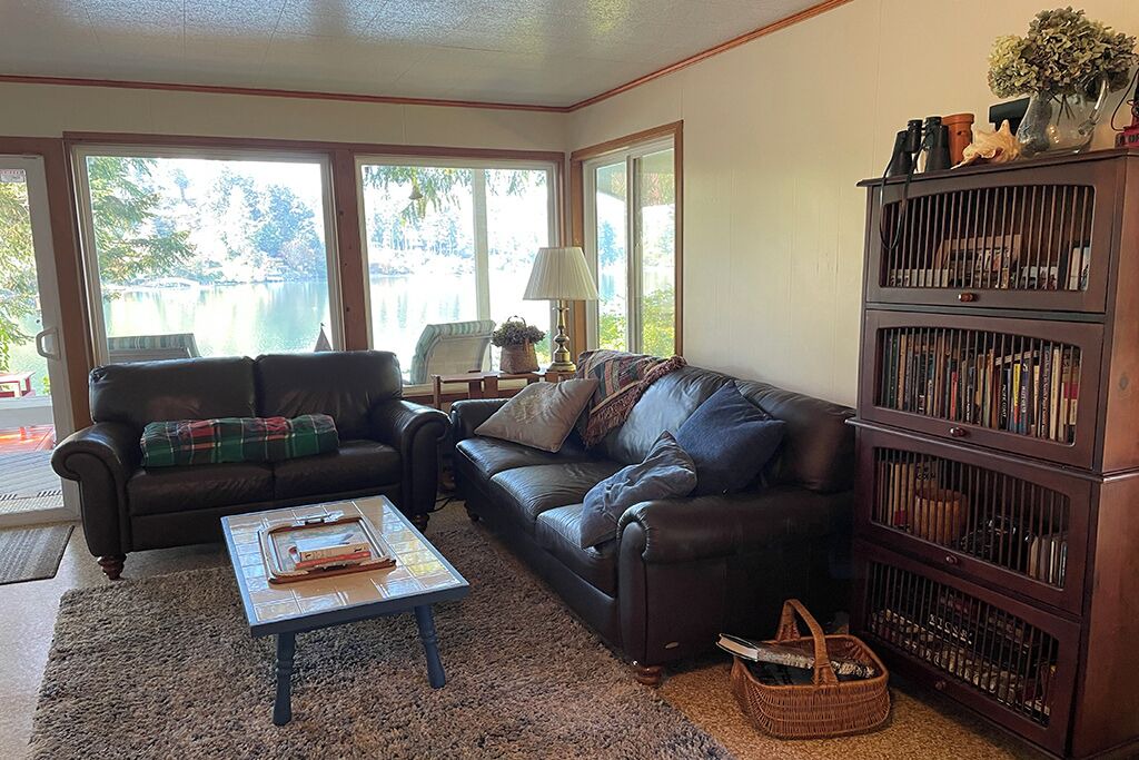 Photo of Livingroom in Longbranch