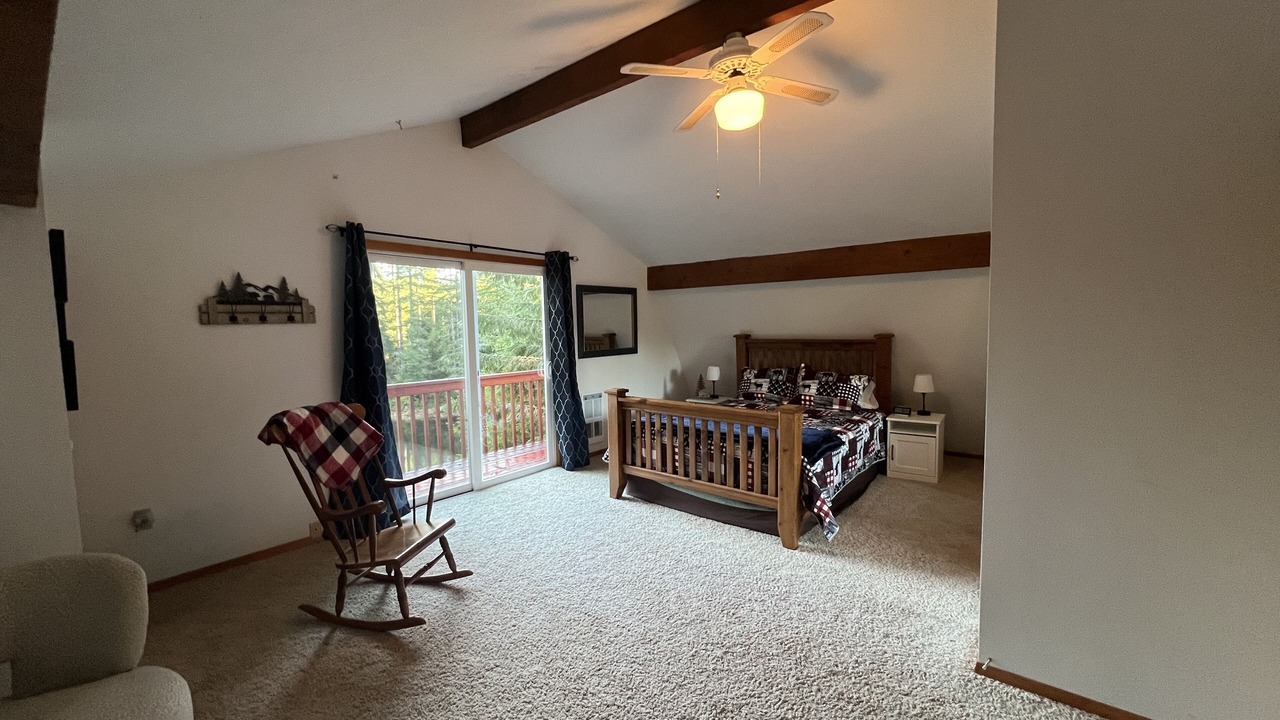 Photo of Bedroom in Hoodsport