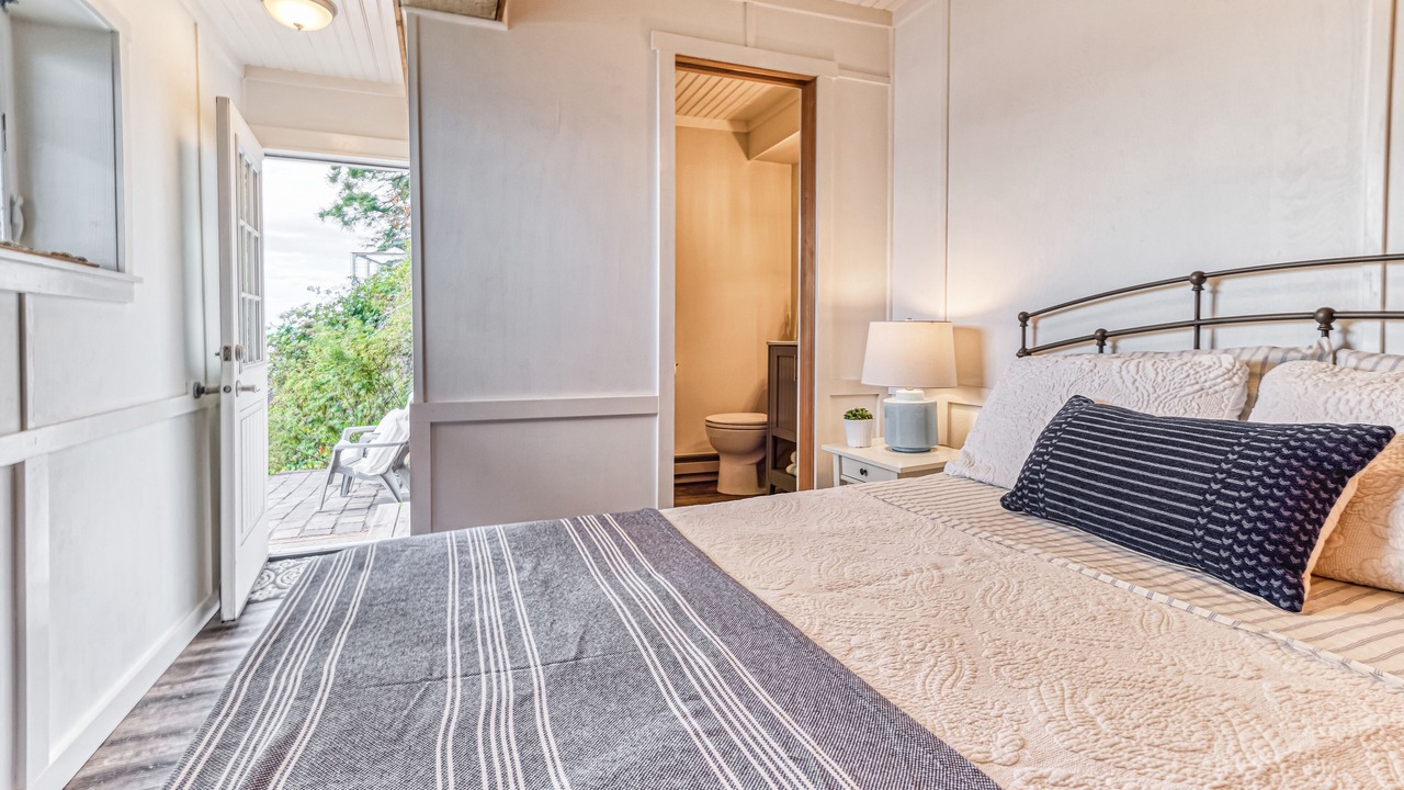 Photo of Bedroom in Point Roberts