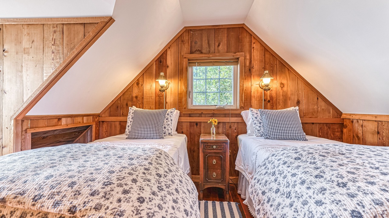 Photo of Bedroom in Point Roberts