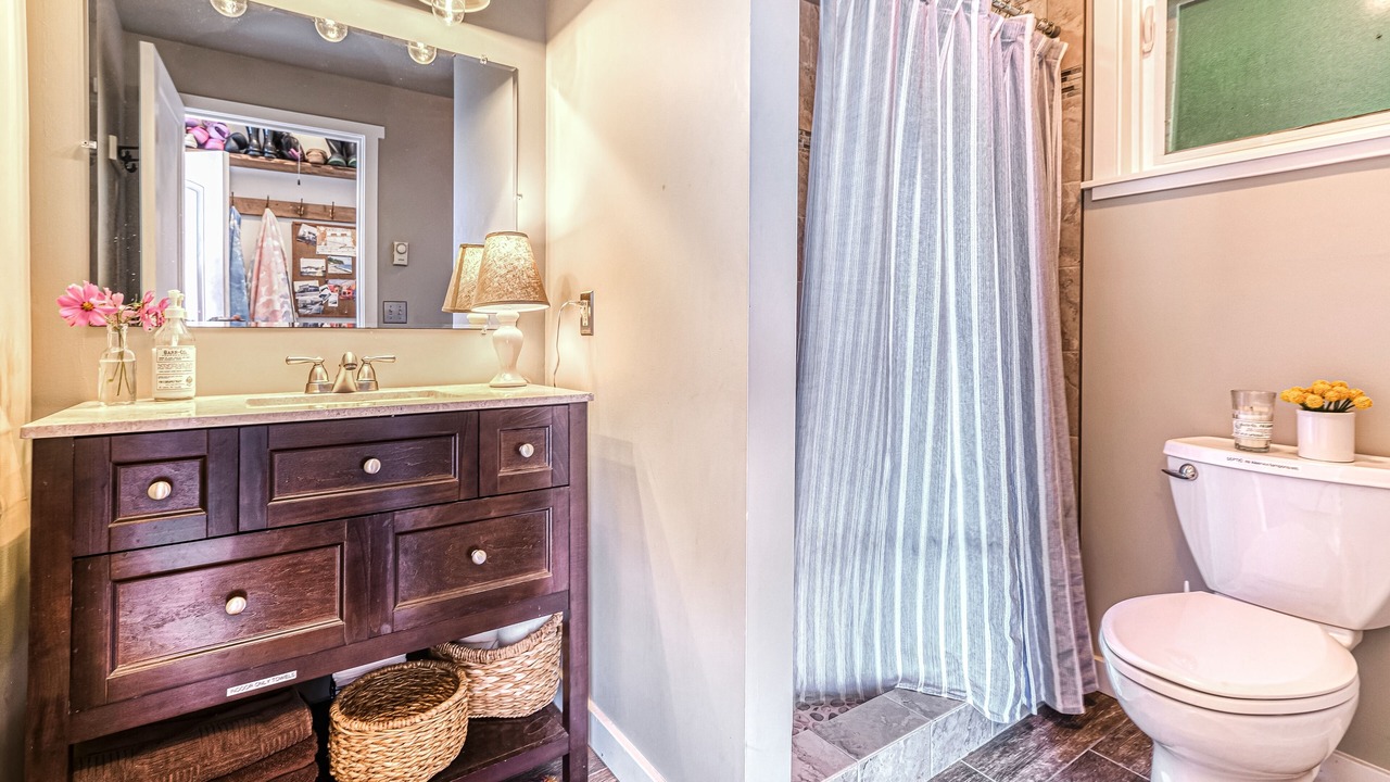 Photo of Bathroom in Point Roberts