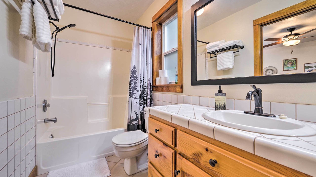 Photo of Bathroom in Island Park
