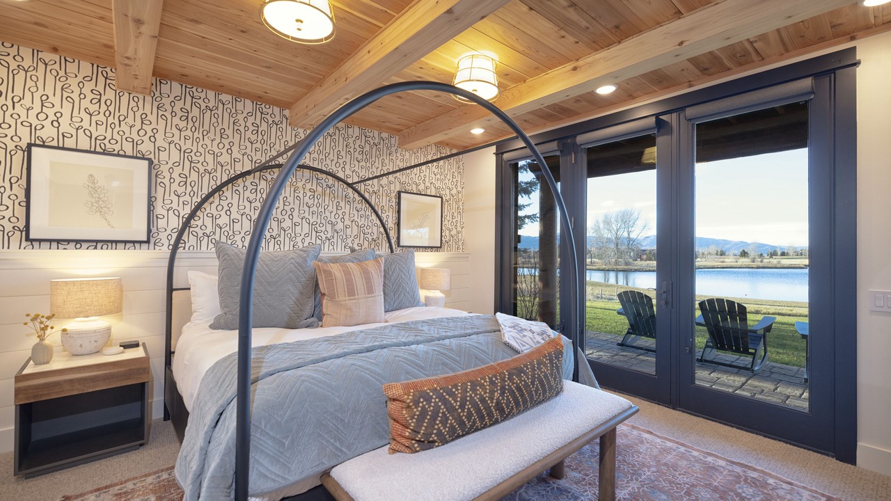 Photo of Bedroom in Victor