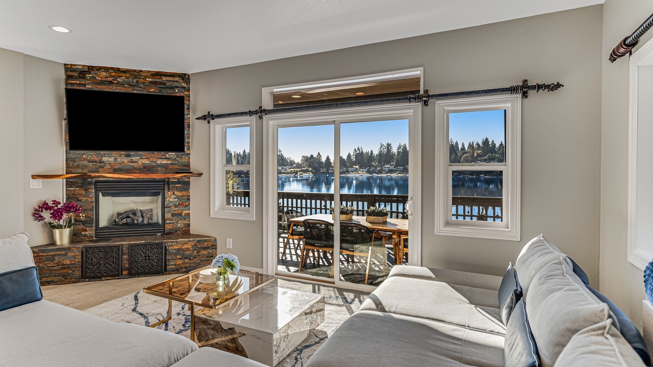 Photo of Livingroom in Lakewood