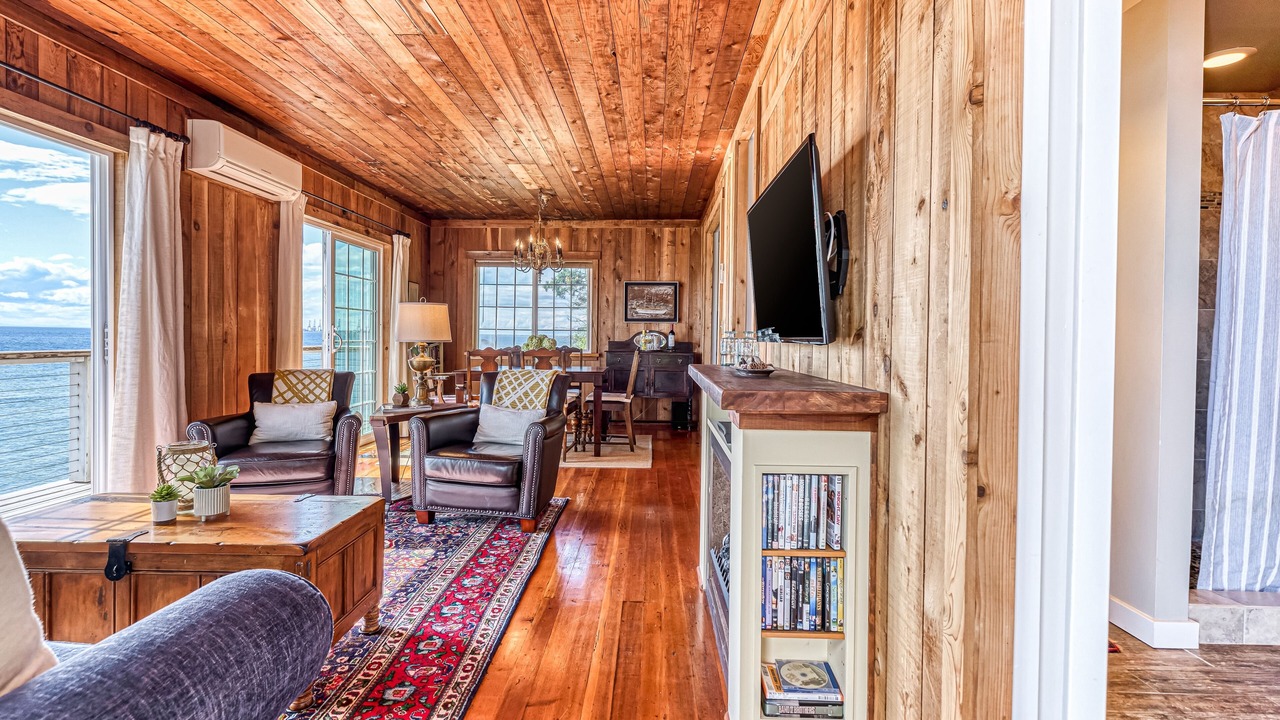 Photo of Livingroom in Point Roberts