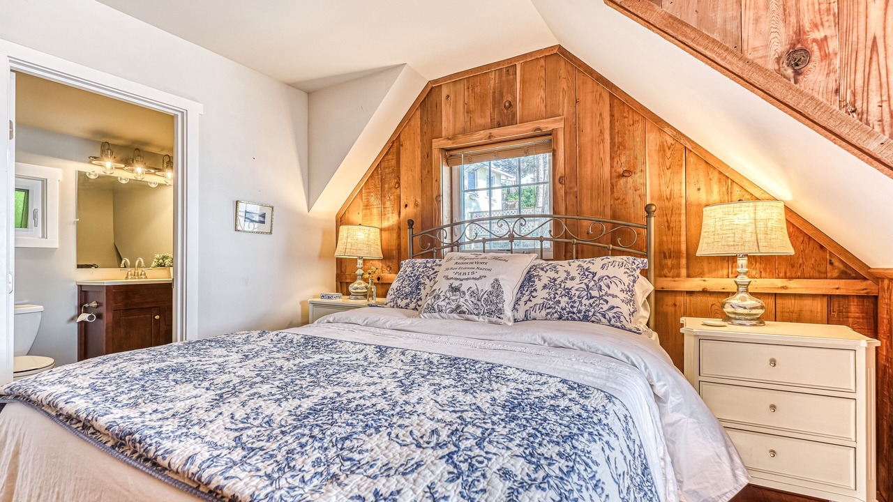 Photo of Bedroom in Point Roberts