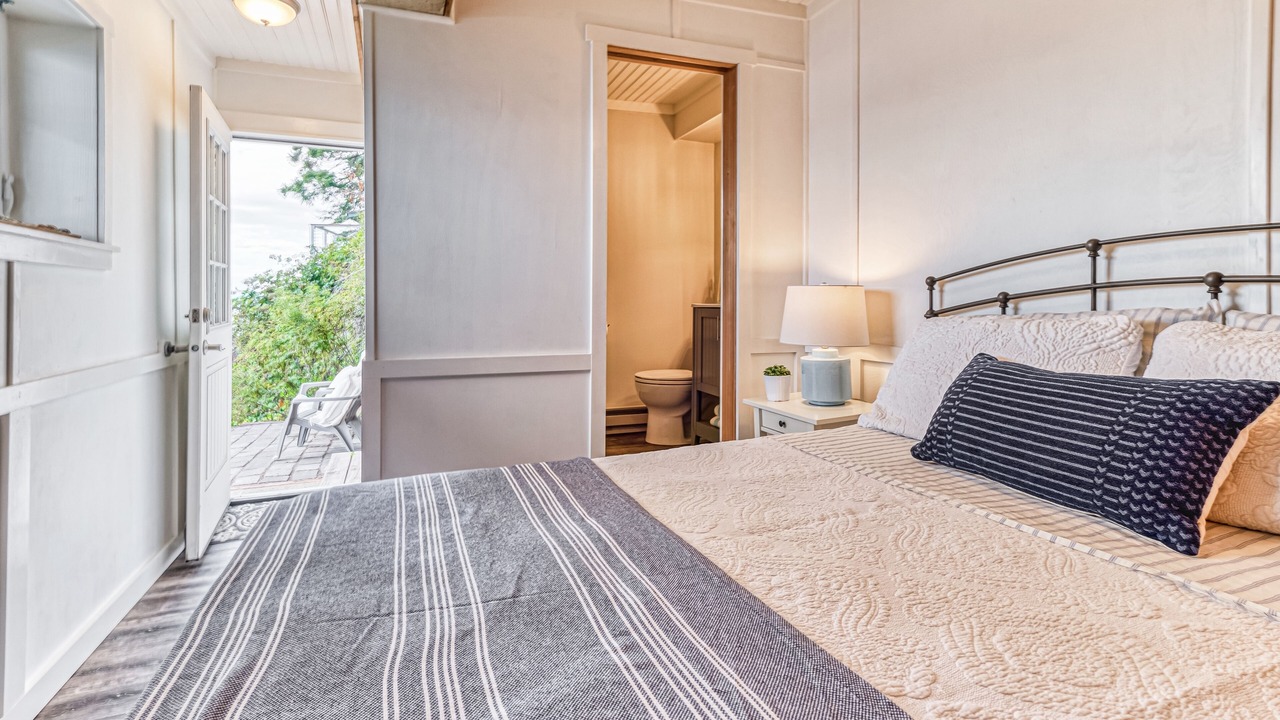 Photo of Bedroom in Point Roberts