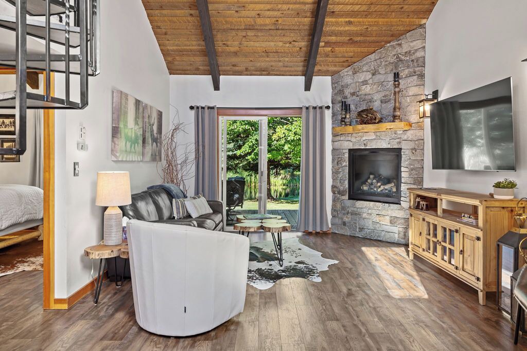 Photo of Livingroom in Sandpoint