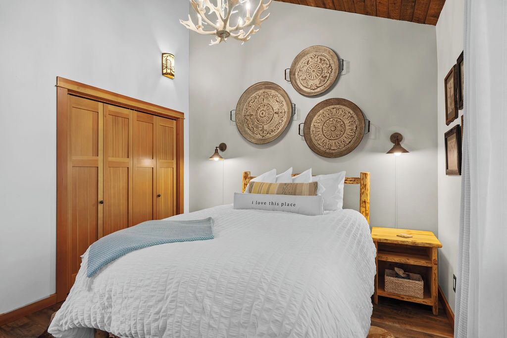 Photo of Bedroom in Sandpoint