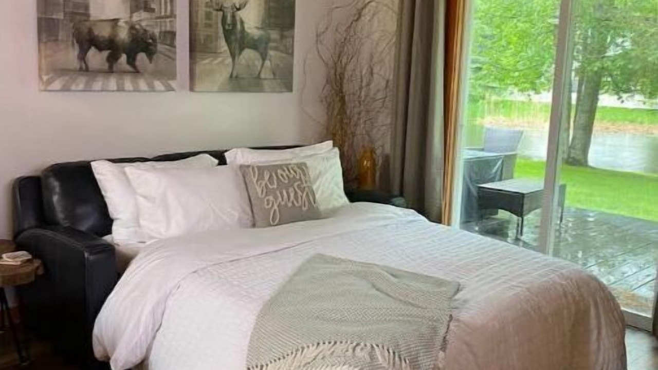 Photo of Bedroom in Sandpoint