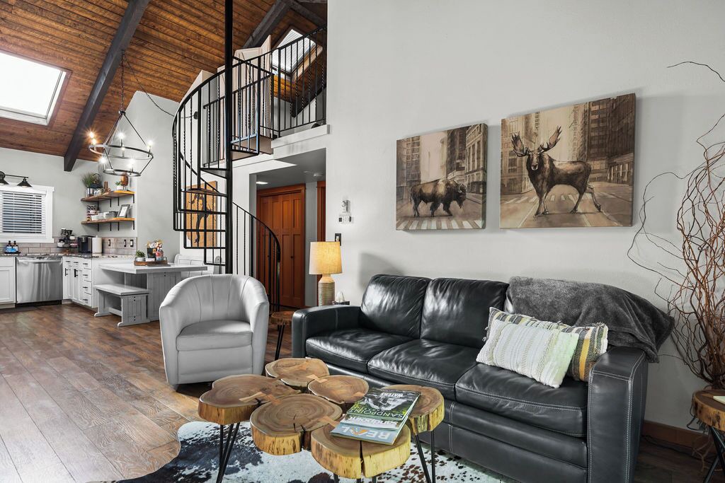 Photo of Livingroom in Sandpoint