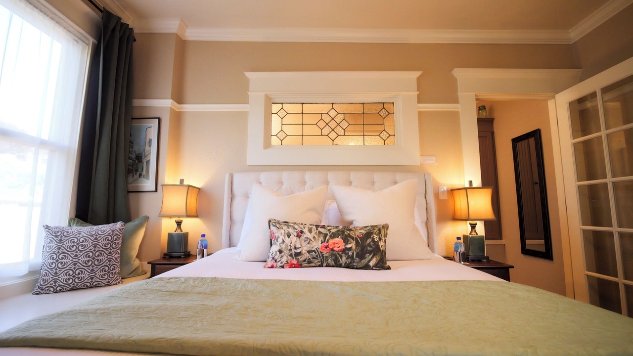 Photo of Bedroom in Siskiyou-Hargadine Historic District