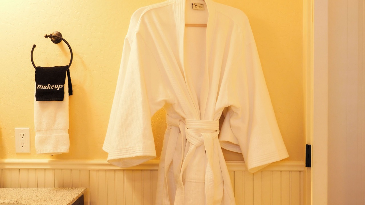 Photo of Bathroom in Siskiyou-Hargadine Historic District