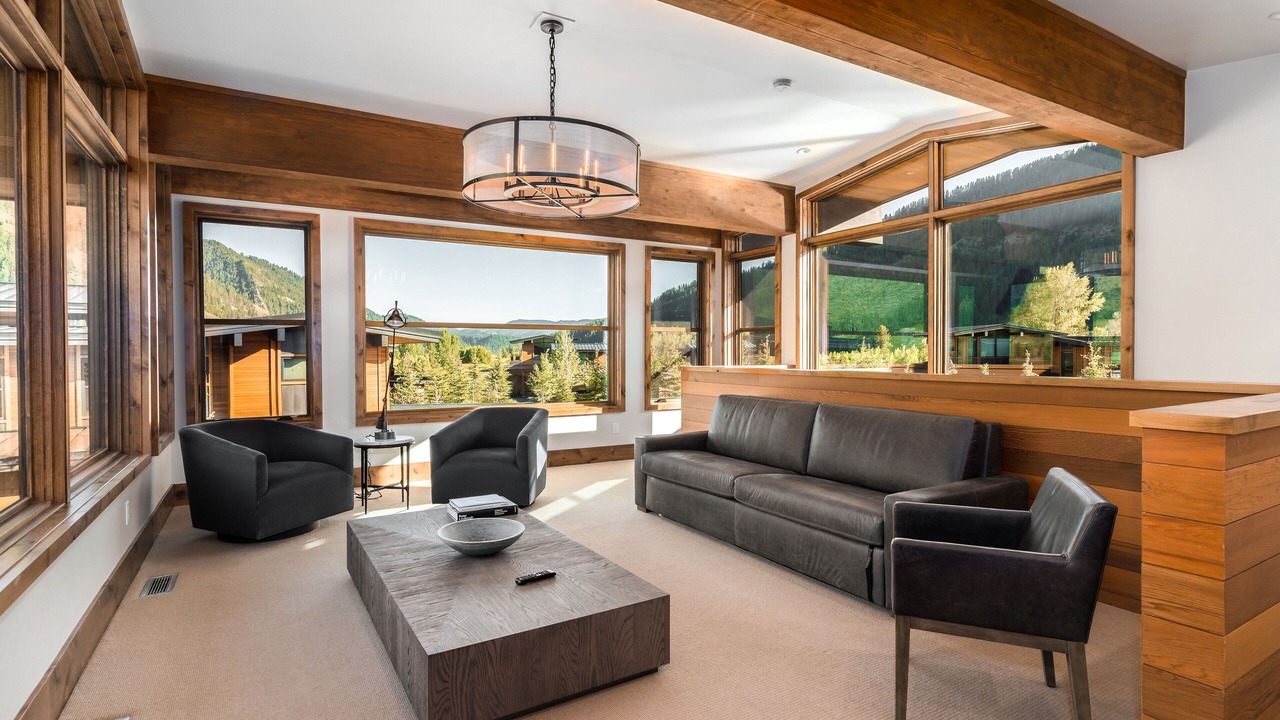 Photo of Livingroom in Hoback Junction