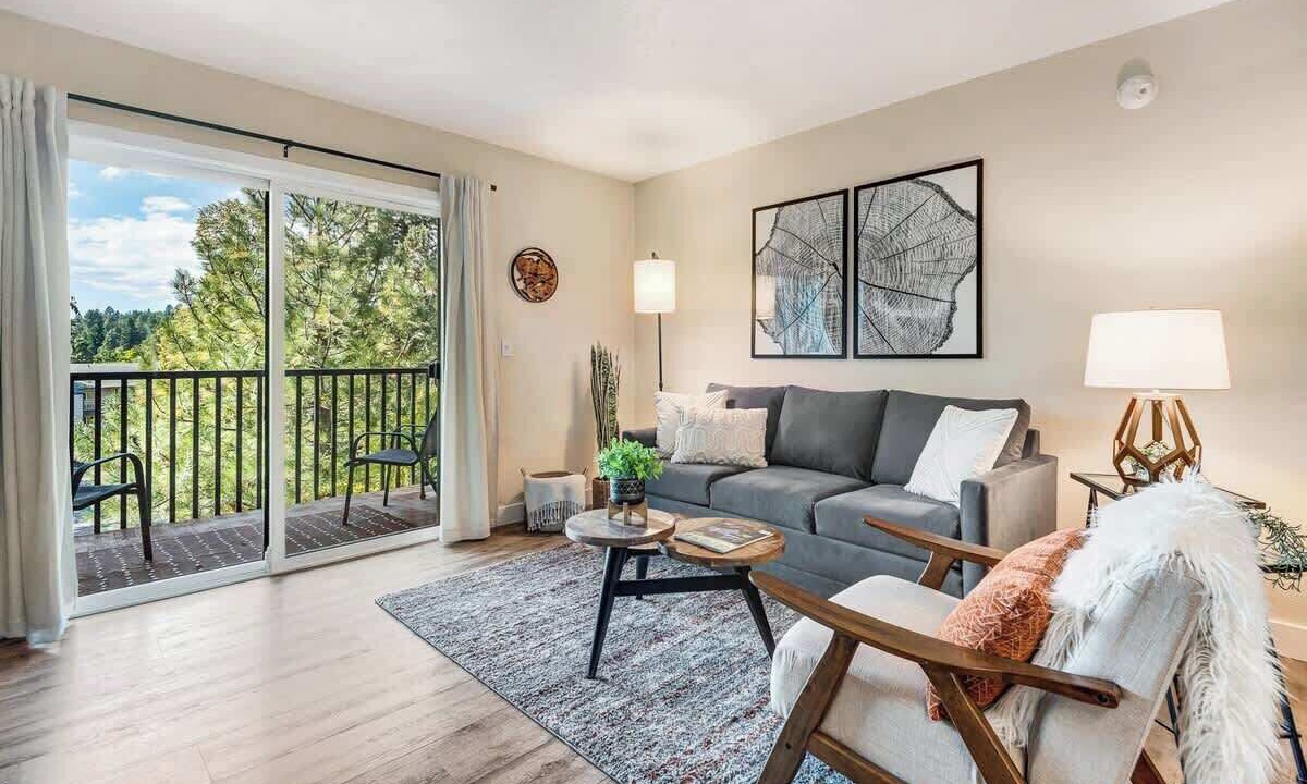 Photo of Livingroom in Bend