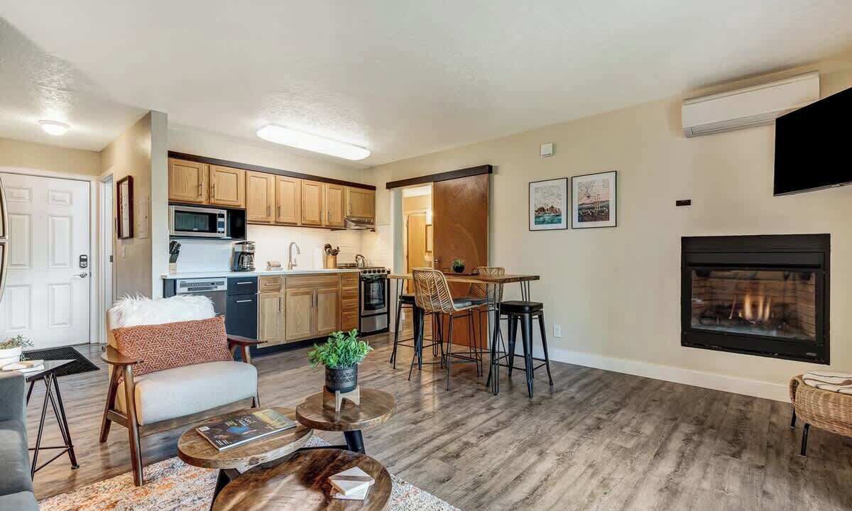 Photo of Livingroom in Bend