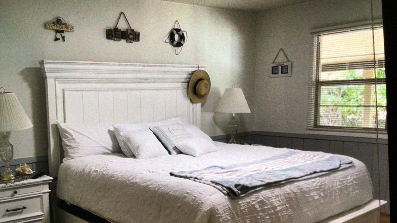 Photo of Bedroom in Roseburg