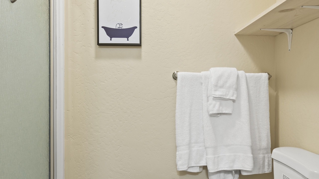Photo of Bathroom in Redwood