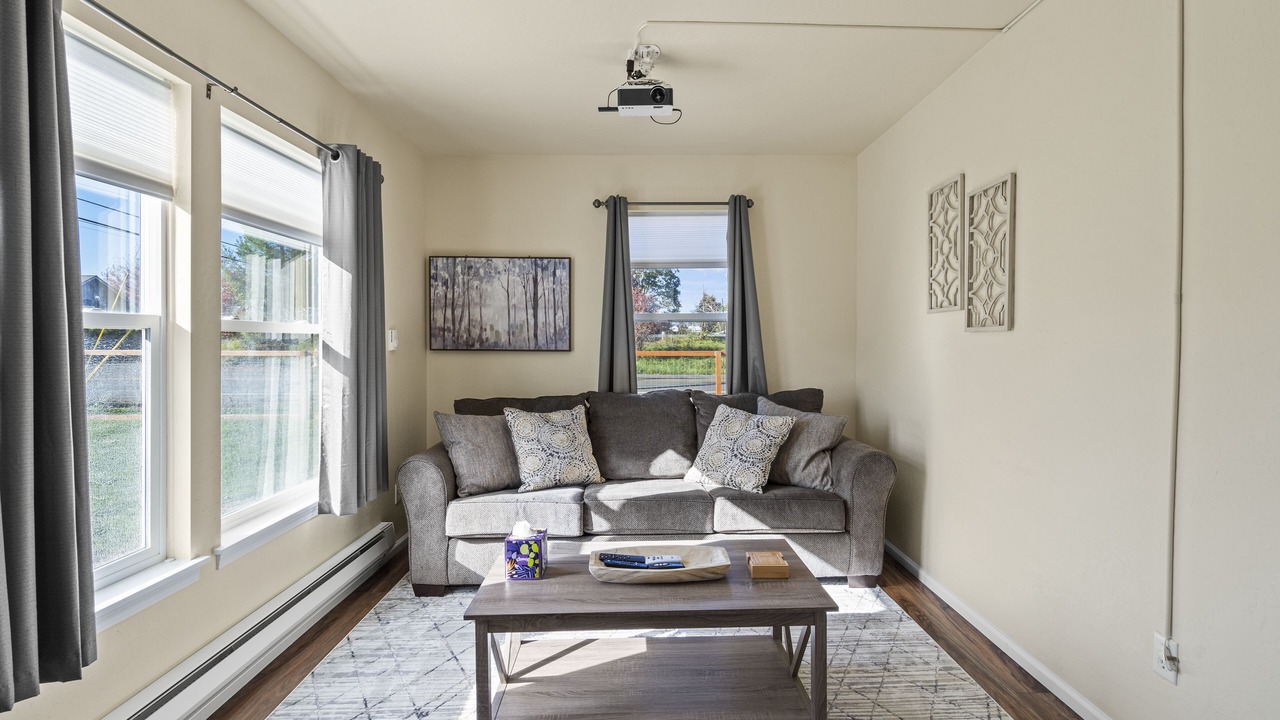Photo of Bedroom in Redwood
