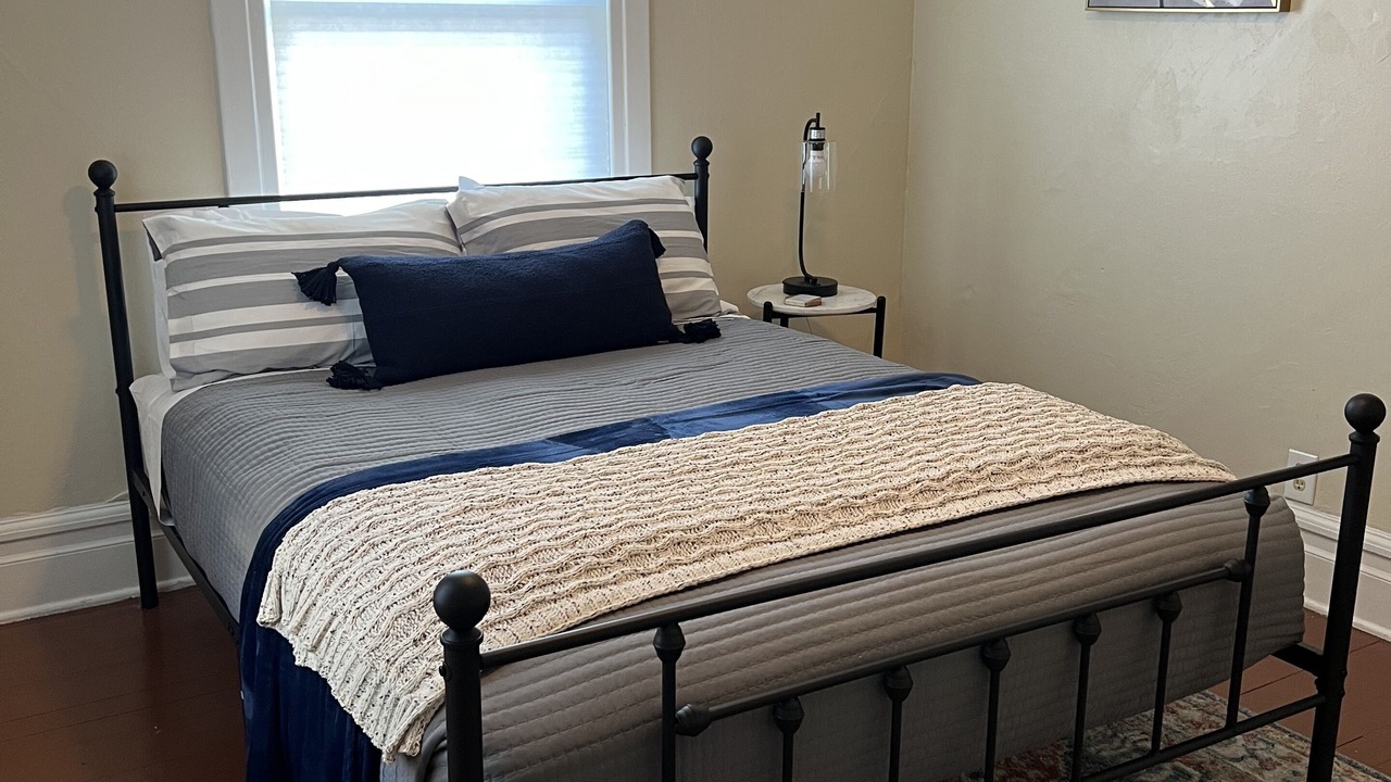 Photo of Bedroom in Roseburg