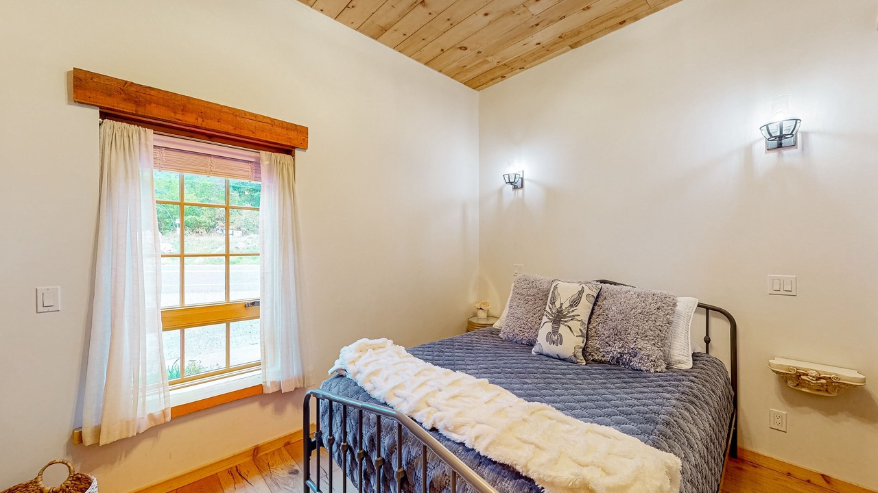 Photo of Bedroom in East Hope