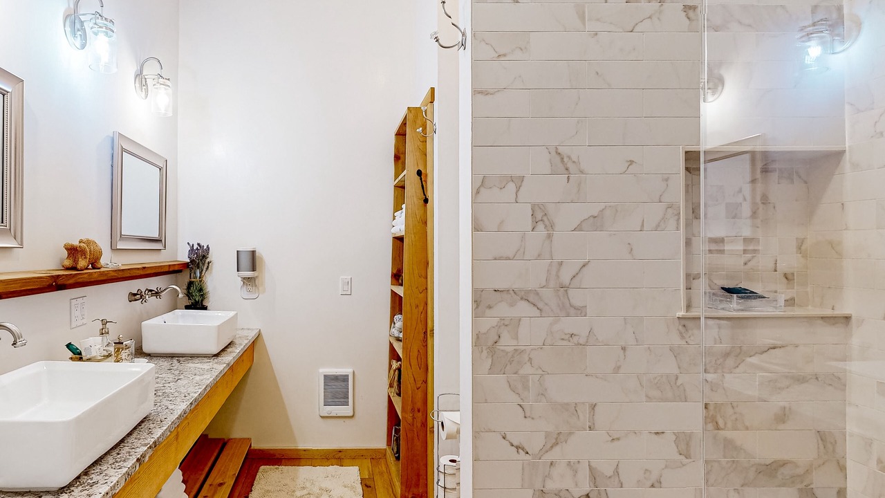 Photo of Bathroom in East Hope