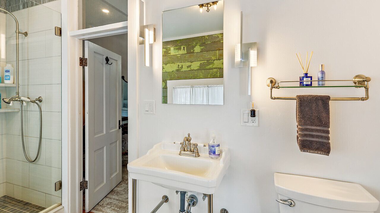 Photo of Bathroom in Ashland