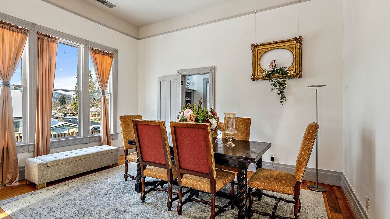 Photo of Bedroom in Ashland