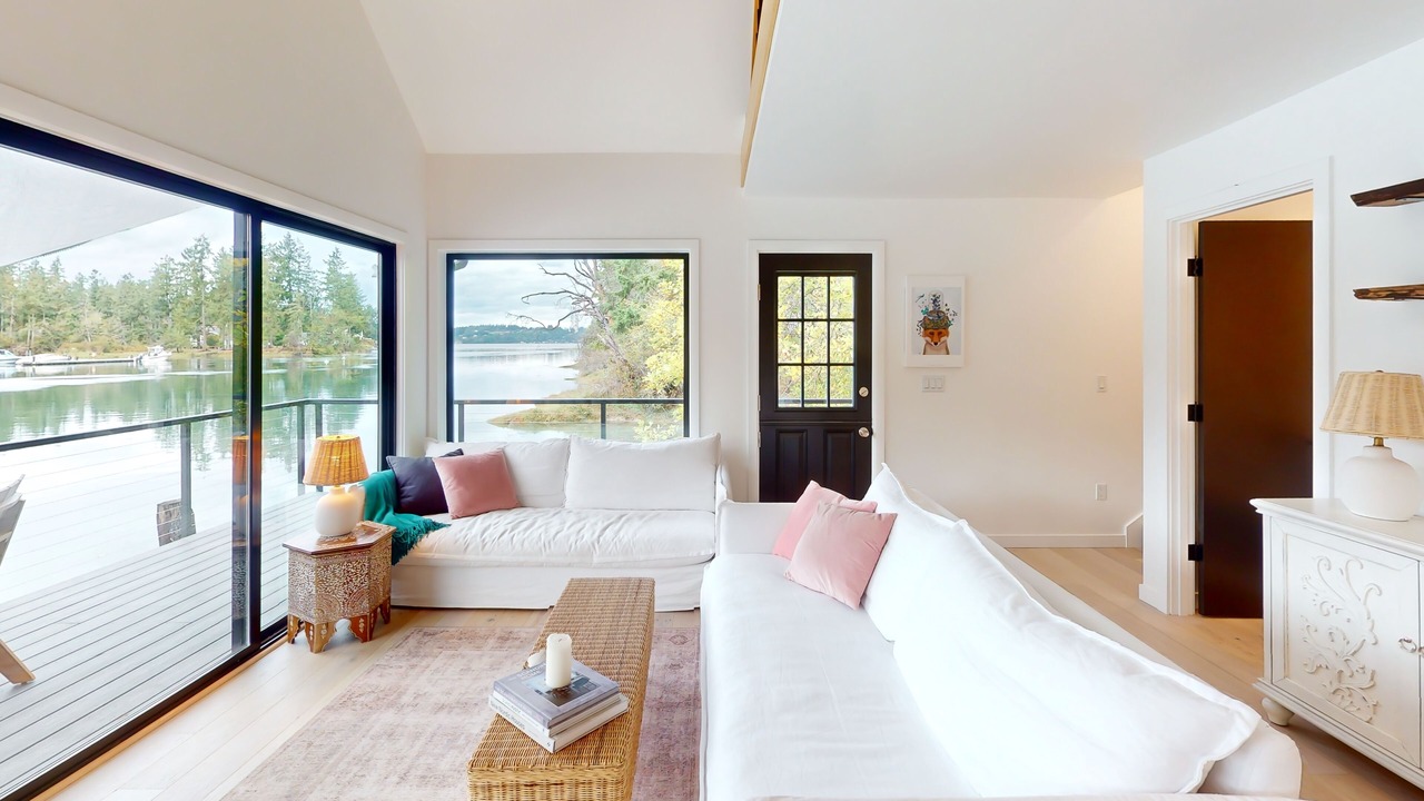 Photo of Livingroom in Fox Island
