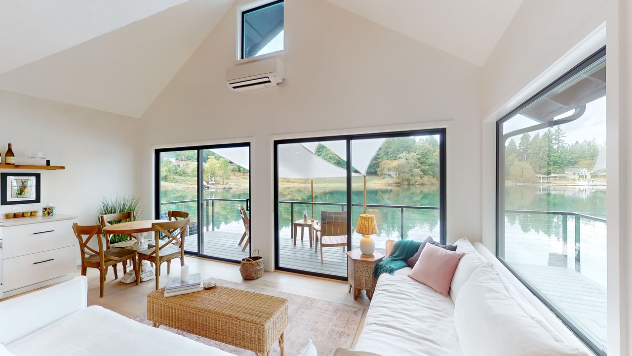 Photo of Livingroom in Fox Island