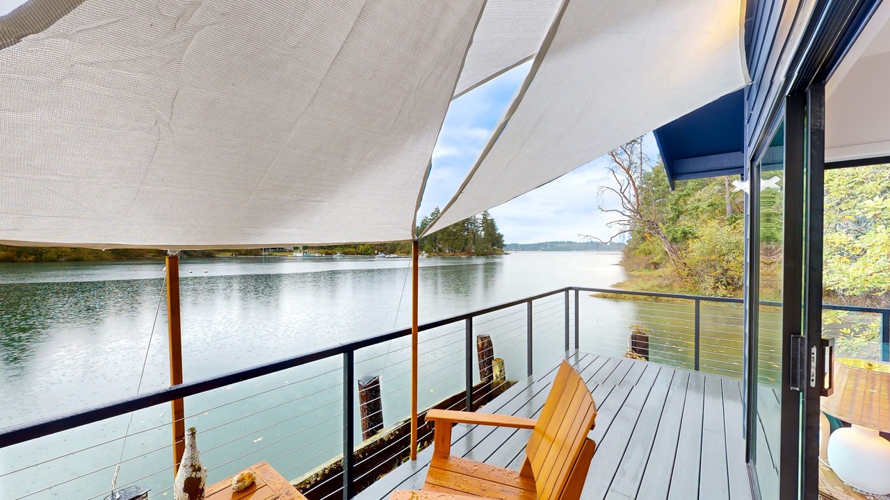 Photo of Patio Balcony in Fox Island