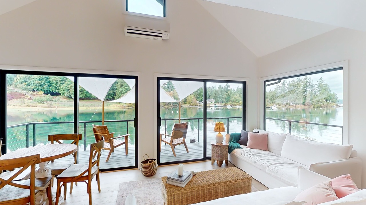 Photo of Livingroom in Fox Island