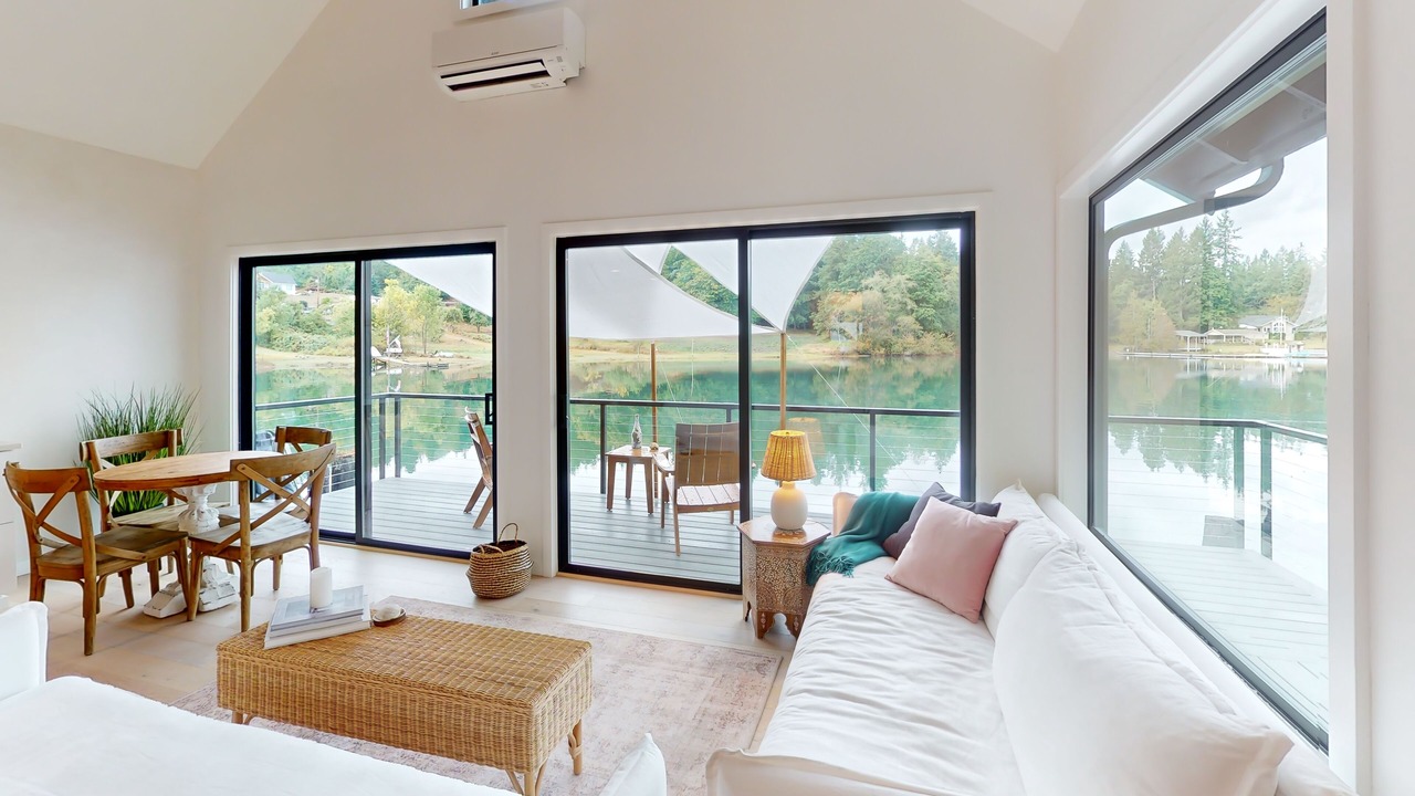 Photo of Livingroom in Fox Island