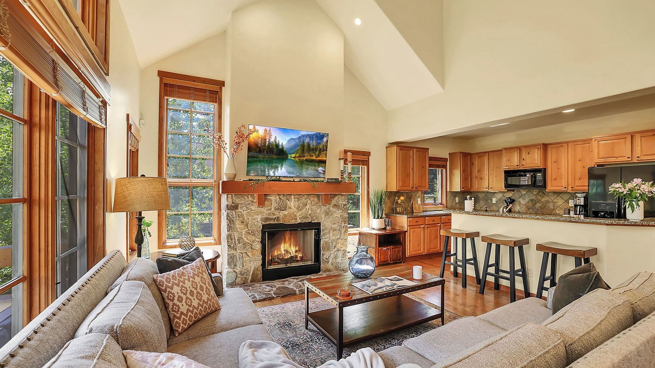 Photo of Livingroom in Tamarack Resort