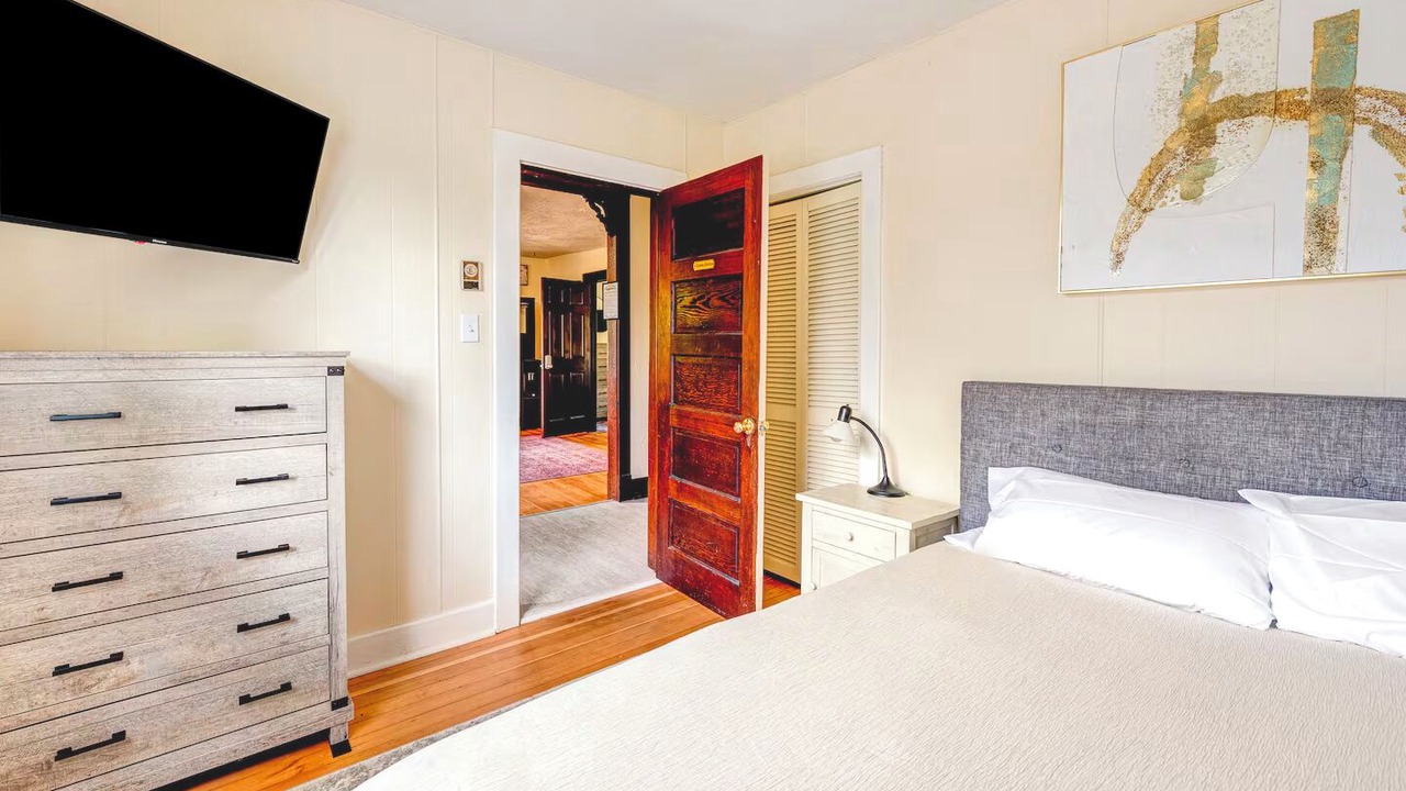 Photo of Bedroom in West End