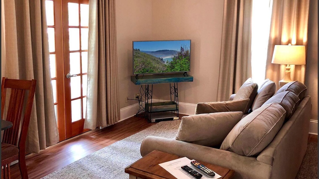 Photo of Livingroom in Historic Downtown District
