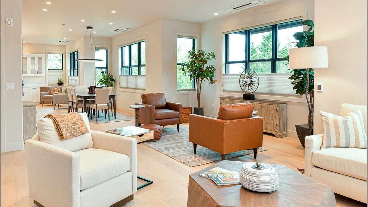 Photo of Livingroom in Historic Downtown District