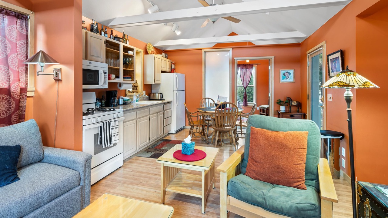 Photo of Livingroom in Ashland