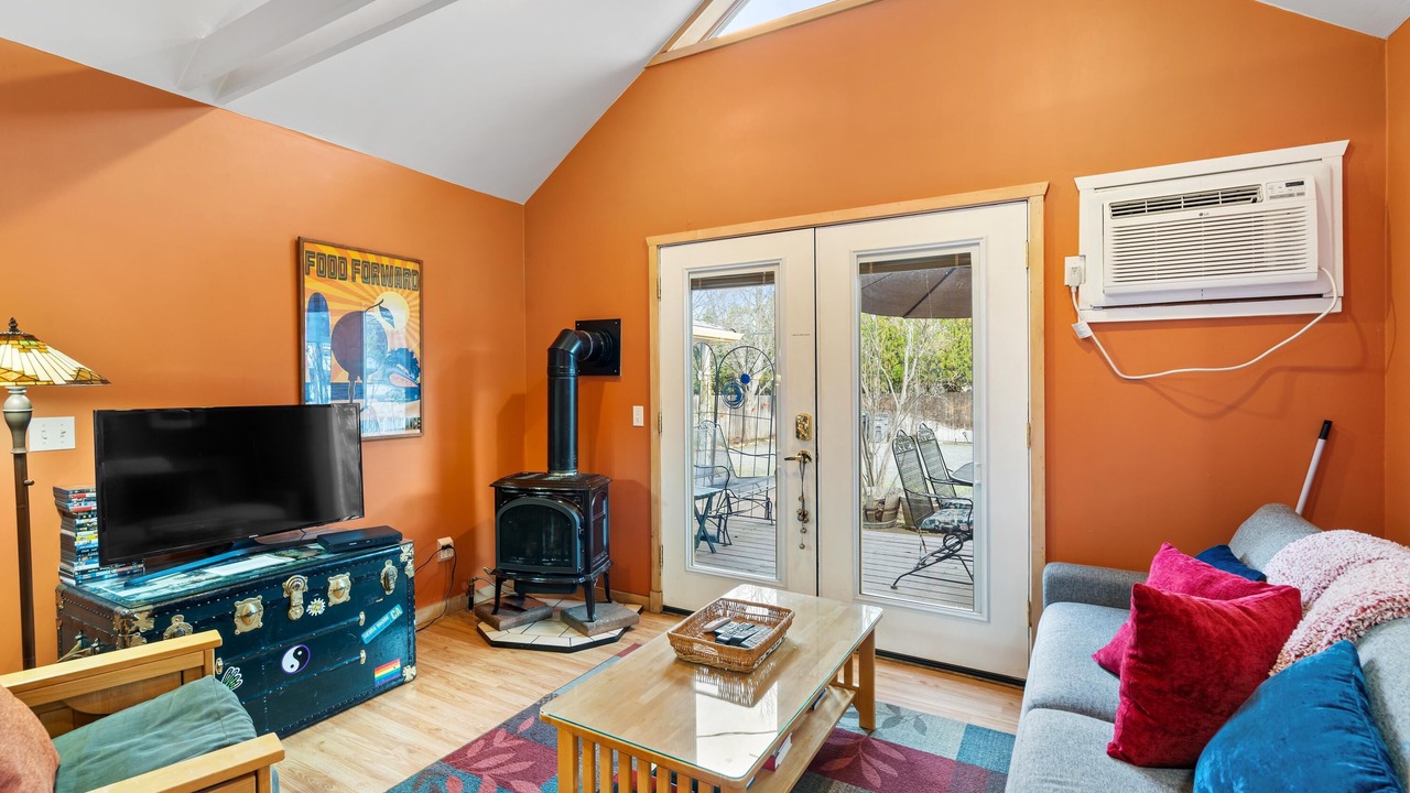 Photo of Livingroom in Ashland